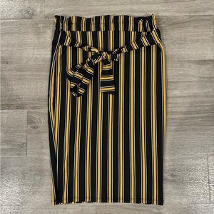 Fashion Instincts Striped Pencil Skirt. Size Medium.
